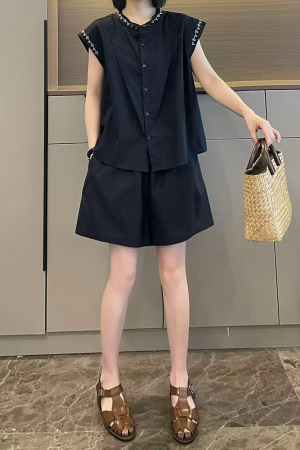 Minimalist Casual Women's Embroidered Cap Sleeve Shirt and Shorts Two-Piece Set - Summer 2025 Fashion