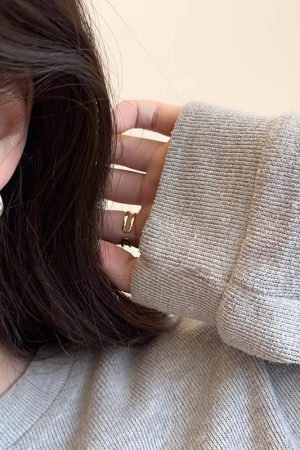 Minimalist Circle Earrings for Women - Versatile Stylish Ear Clips, Elegant Light Luxury High-End Fashion Accessories