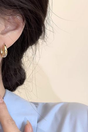Minimalist Circle Earrings for Women - Versatile Stylish Ear Clips, Elegant Light Luxury High-End Fashion Accessories