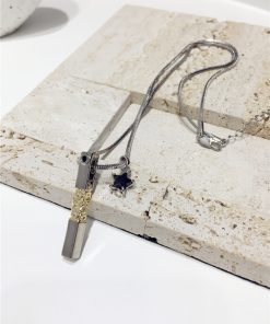 Minimalist Cold Style Irregular Texture Black Diamond Star Necklace - Three-Dimensional Five-Pointed Clavicle Chain Pendant Accessory