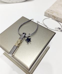 Minimalist Cold Style Irregular Texture Black Diamond Star Necklace - Three-Dimensional Five-Pointed Clavicle Chain Pendant Accessory