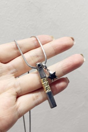 Minimalist Cold Style Irregular Texture Black Diamond Star Necklace - Three-Dimensional Five-Pointed Clavicle Chain Pendant Accessory