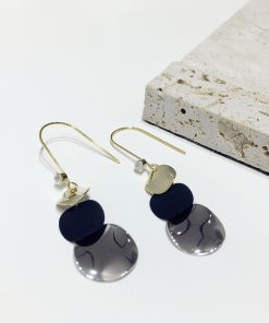 Minimalist Contrasting Color Black Metal Round Hook Earrings for Slimming Face - 2025 Niche Design Fashion Accessories