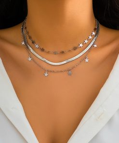 Minimalist Crystal Star-Shaped Clavicle Necklace with Snake Bone Chain - High-End European and American Jewelry for Stylish Girls