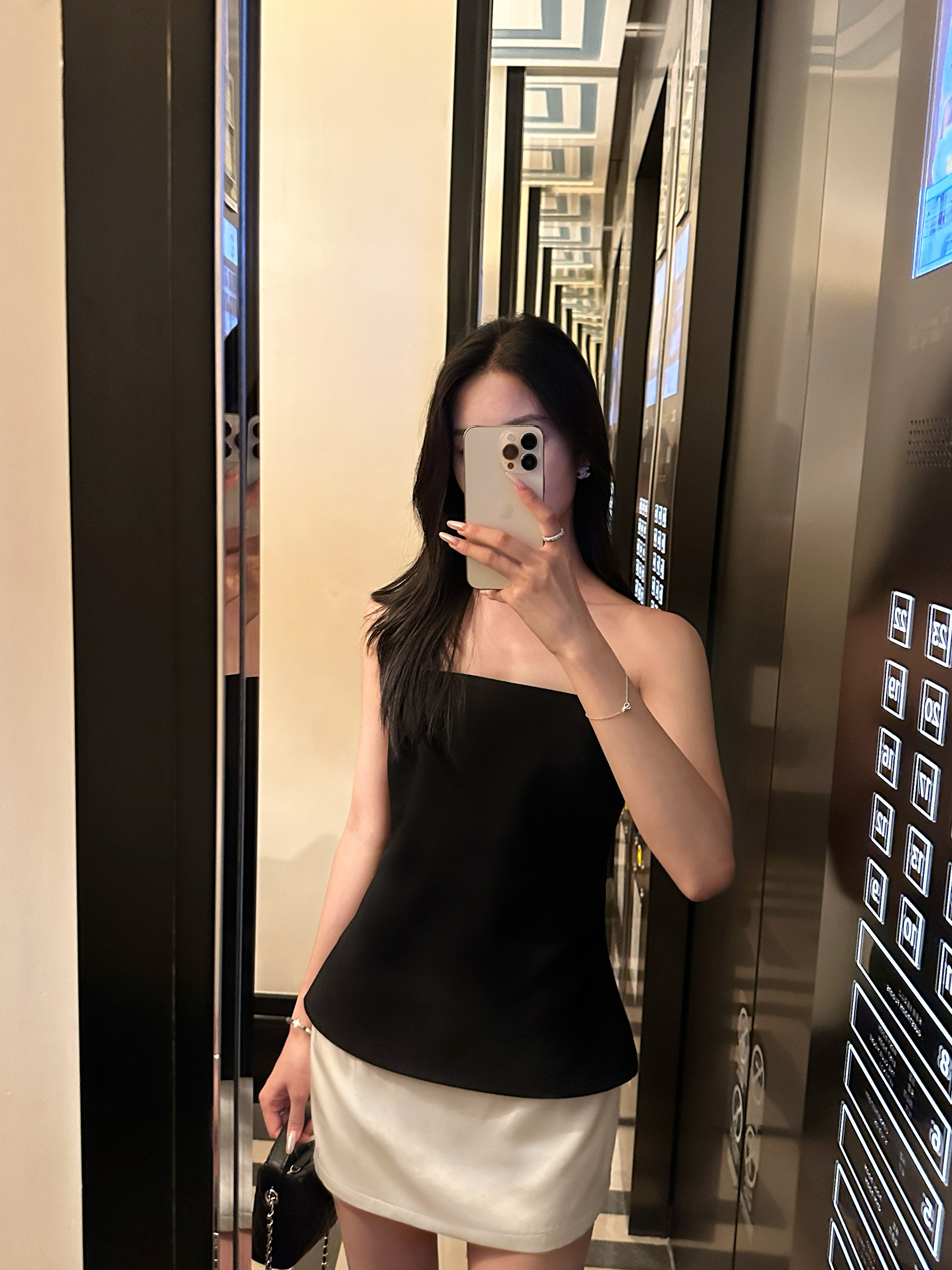 Minimalist Cut Strapless Top | Quiet Luxury Aesthetic Slim Fit Stretch Style Minimalist Cut Strapless Top | Quiet Luxury Aesthetic Slim Fit Stretch Style