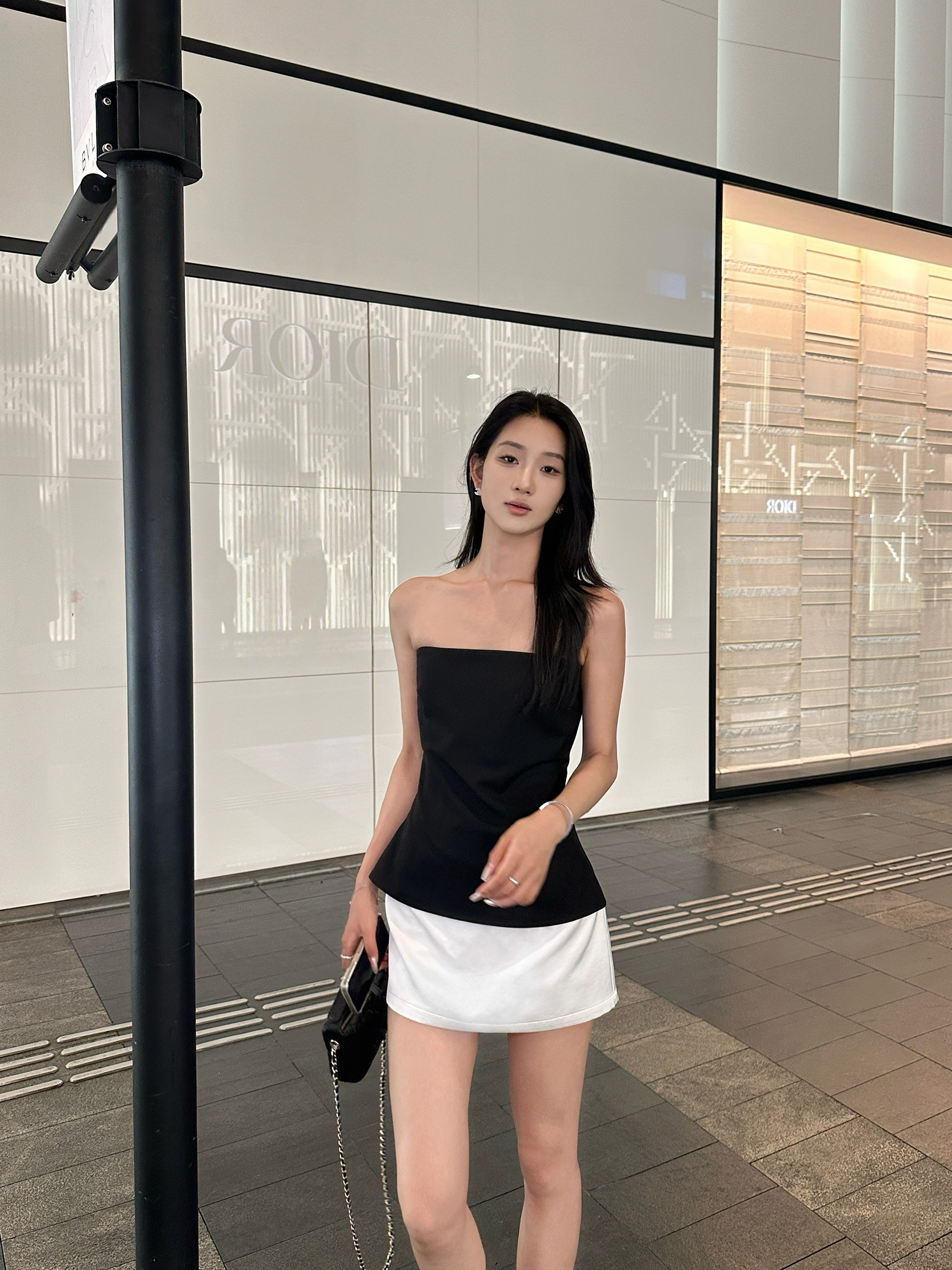 Minimalist Cut Strapless Top | Quiet Luxury Aesthetic Slim Fit Stretch Style Minimalist Cut Strapless Top | Quiet Luxury Aesthetic Slim Fit Stretch Style
