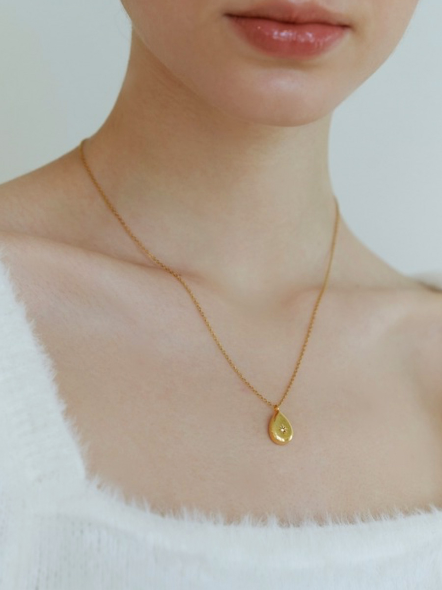 Minimalist Diamond-Inlaid Teardrop Necklace - French Elegance for Commuting, Versatile and Colorfast Texture Minimalist Diamond-Inlaid Teardrop Necklace - French Elegance for Commuting, Versatile and Colorfast Texture