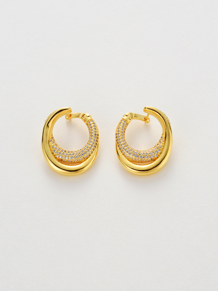 Minimalist Double-Layer Gold-Plated Oval Ear Clip Earrings with Diamond-Inlaid Design - High-End European and American Luxury Style Minimalist Double-Layer Gold-Plated Oval Ear Clip Earrings with Diamond-Inlaid Design - High-End European and American Luxury Style