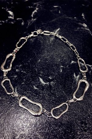 Minimalist Exaggerated Irregular Rectangular Geometric Necklace - Plain Metal Clavicle Chain Neck Accessory for Modern Style