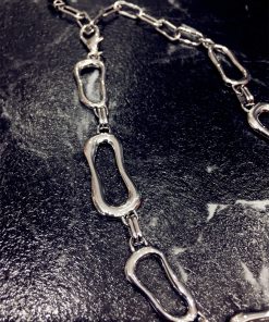 Minimalist Exaggerated Irregular Rectangular Geometric Necklace - Plain Metal Clavicle Chain Neck Accessory for Modern Style