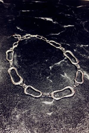 Minimalist Exaggerated Irregular Rectangular Geometric Necklace - Plain Metal Clavicle Chain Neck Accessory for Modern Style