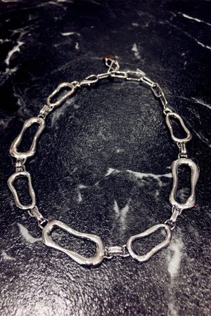 Minimalist Exaggerated Irregular Rectangular Geometric Necklace - Plain Metal Clavicle Chain Neck Accessory for Modern Style