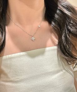 Minimalist Four-Leaf Flower Pendant Necklace with Sparkling Zircon for Women - Versatile 2025 Style, Elegant Fashion Accessory