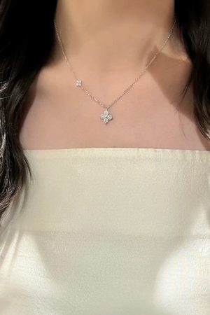 Minimalist Four-Leaf Flower Pendant Necklace with Sparkling Zircon for Women - Versatile 2025 Style, Elegant Fashion Accessory