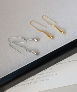 Minimalist Geometric Line Liquid Water Drop Earrings in Gold and Silver - Retro High-End Fashion Accessory for Versatile Looks