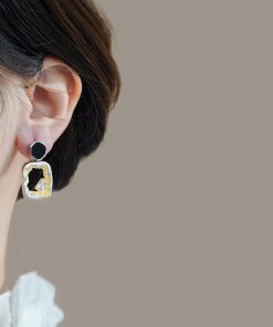 Minimalist Geometric Square Drop Earrings - French Vintage Retro Style, Slim Fit, Chic Accessories for Modern Fashion
