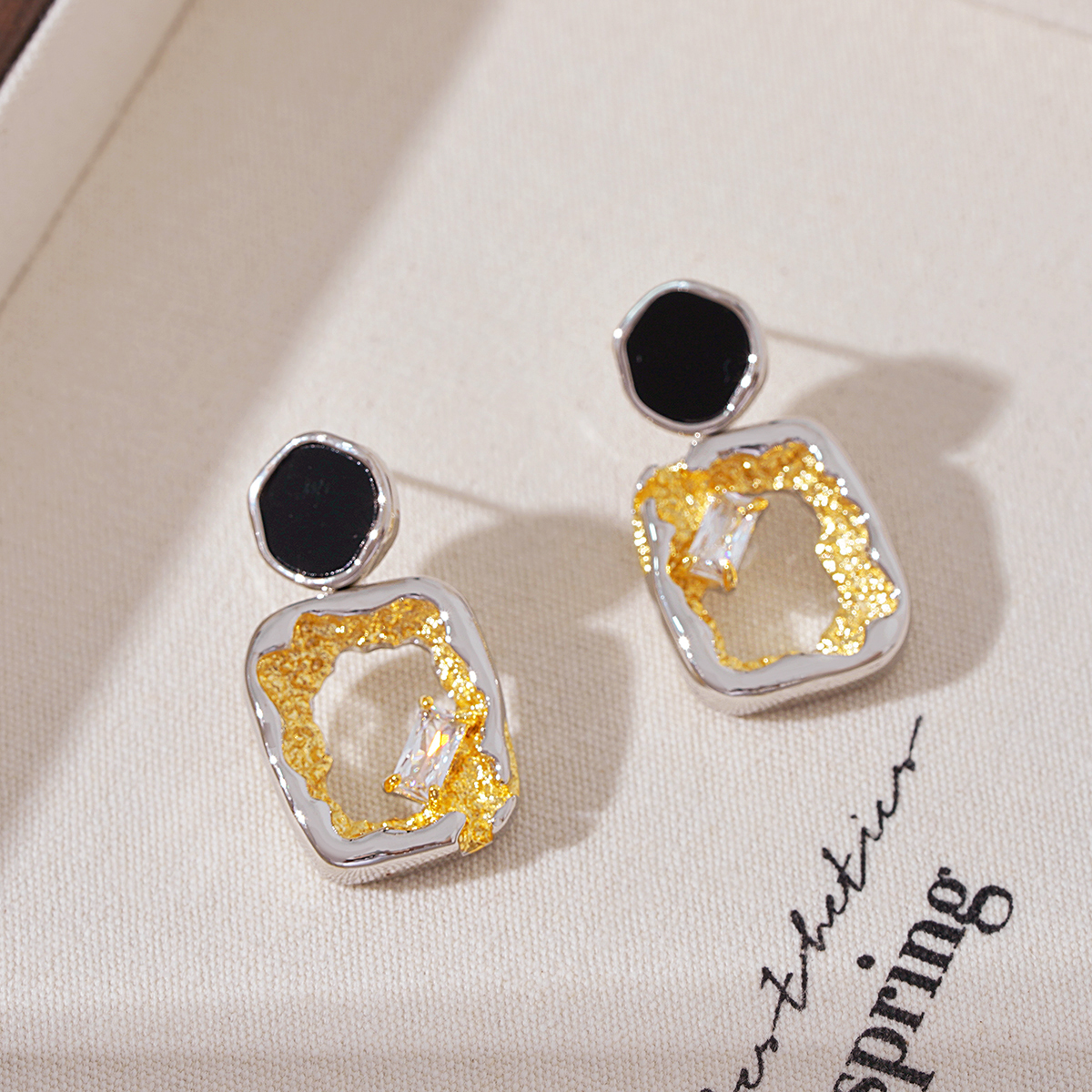 Minimalist Geometric Square Drop Earrings - French Vintage Retro Style, Slim Fit, Chic Accessories for Modern Fashion