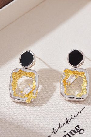 Minimalist Geometric Square Drop Earrings - French Vintage Retro Style, Slim Fit, Chic Accessories for Modern Fashion