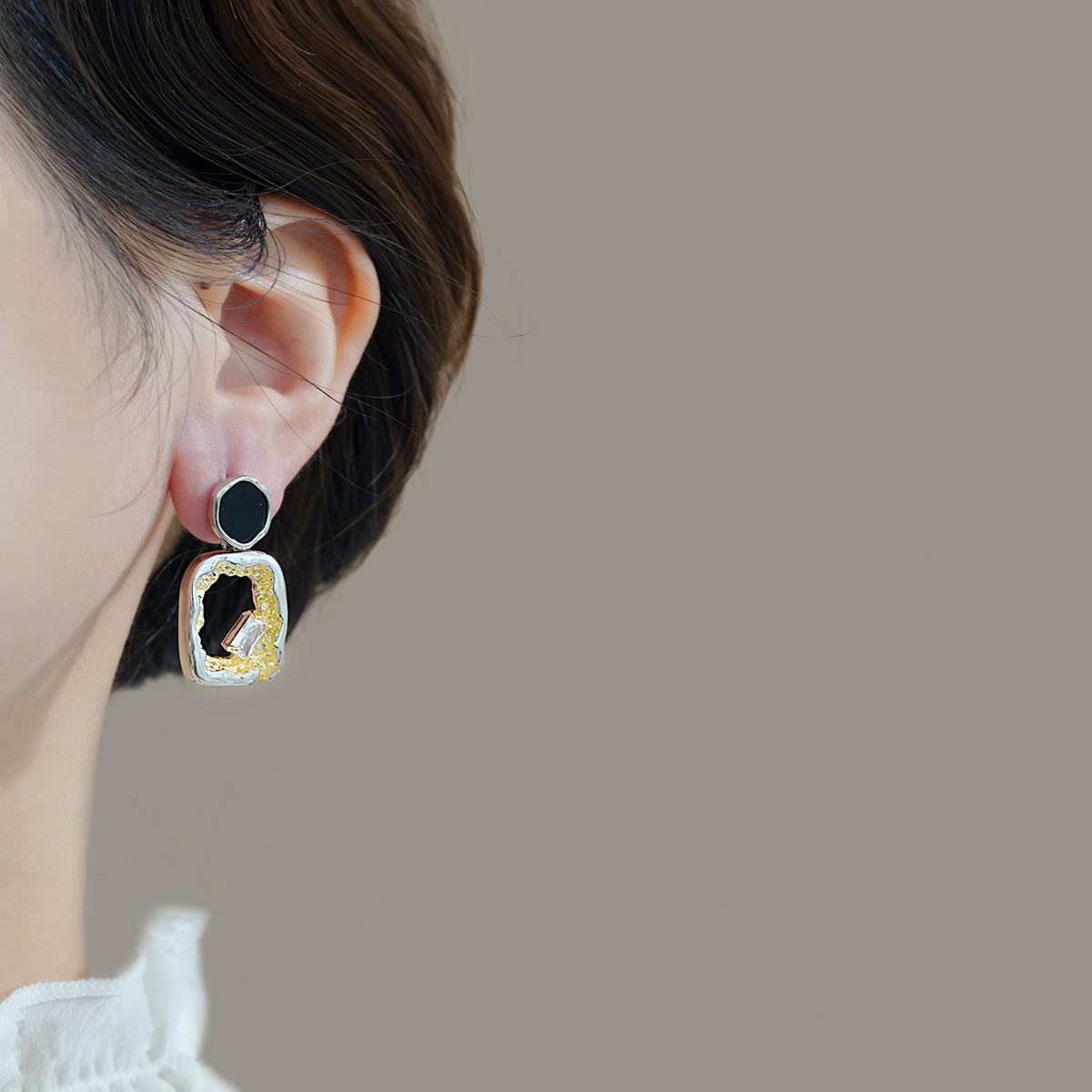 Minimalist Geometric Square Drop Earrings - French Vintage Retro Style, Slim Fit, Chic Accessories for Modern Fashion