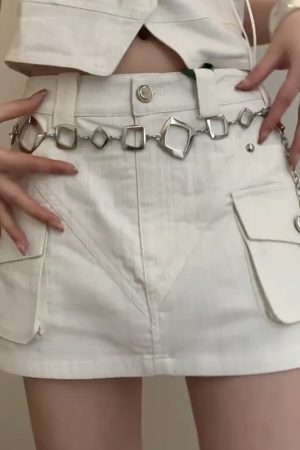 Minimalist Geometric Waist Chain for Women - Versatile Belt Accessory for JK Skirts, Shirt Dresses, and Low-Waist Pants