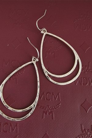 Minimalist Geometric Water Drop Earrings in Silver - Light Luxury Hollow Design for Women, Perfect for Everyday Wear
