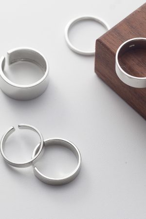 Minimalist Glossy Surface Open Finger Ring for Men and Women, Trendy Korean and Japanese Style, Fashionable Wide Band Accessory
