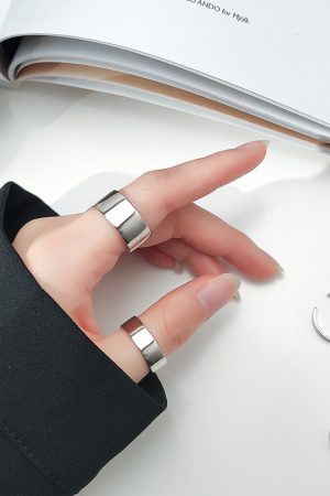 Minimalist Glossy Surface Open Finger Ring for Men and Women, Trendy Korean and Japanese Style, Fashionable Wide Band Accessory