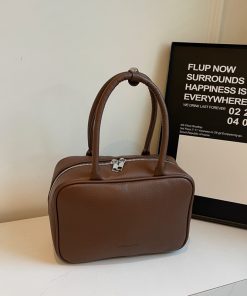 Minimalist High-End Feel Women's Bowling Bag - Versatile Shoulder and Handheld Retro Style for Spring/Summer 2025