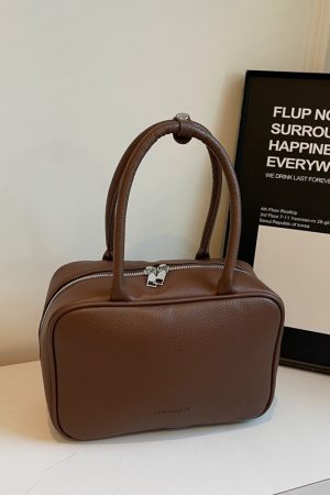 Minimalist High-End Feel Women's Bowling Bag - Versatile Shoulder and Handheld Retro Style for Spring/Summer 2025