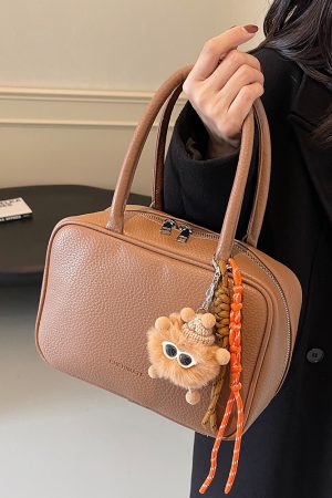 Minimalist High-End Feel Women's Bowling Bag - Versatile Shoulder and Handheld Retro Style for Spring/Summer 2025