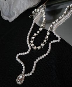 Minimalist High-End Layered Necklace with Exquisite Diamond and Pearl Accents for Elegant Fashion