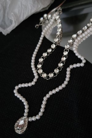Minimalist High-End Layered Necklace with Exquisite Diamond and Pearl Accents for Elegant Fashion
