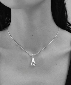 Minimalist Inverted Heart Silver Snake Bone Chain Necklace - High-End Layered Sweater Chain - Korean Style Fashion Accessory