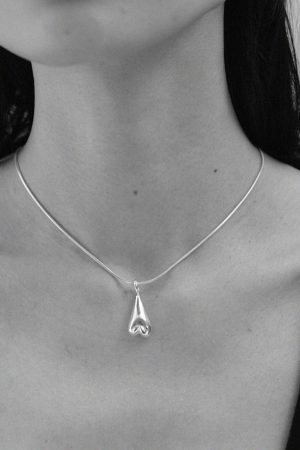 Minimalist Inverted Heart Silver Snake Bone Chain Necklace - High-End Layered Sweater Chain - Korean Style Fashion Accessory
