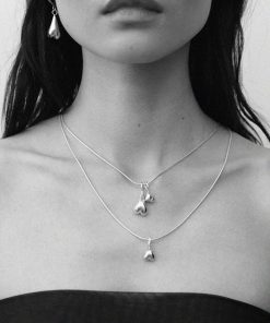 Minimalist Inverted Heart Silver Snake Bone Chain Necklace - High-End Layered Sweater Chain - Korean Style Fashion Accessory