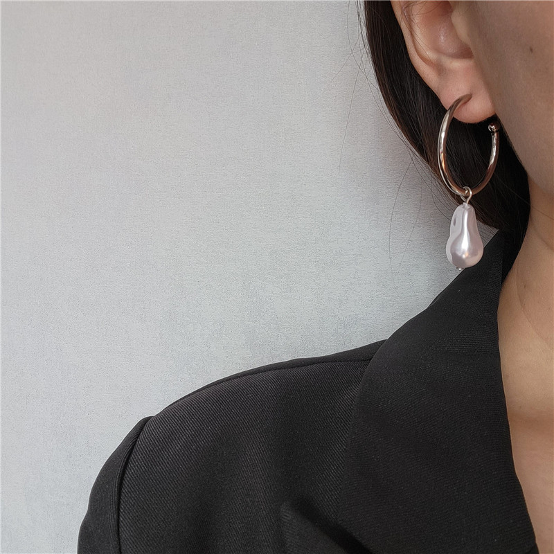 Minimalist Irregular Pearl Earrings for Women - Versatile Cool Style Jewelry for Everyday Wear Minimalist Irregular Pearl Earrings for Women - Versatile Cool Style Jewelry for Everyday Wear