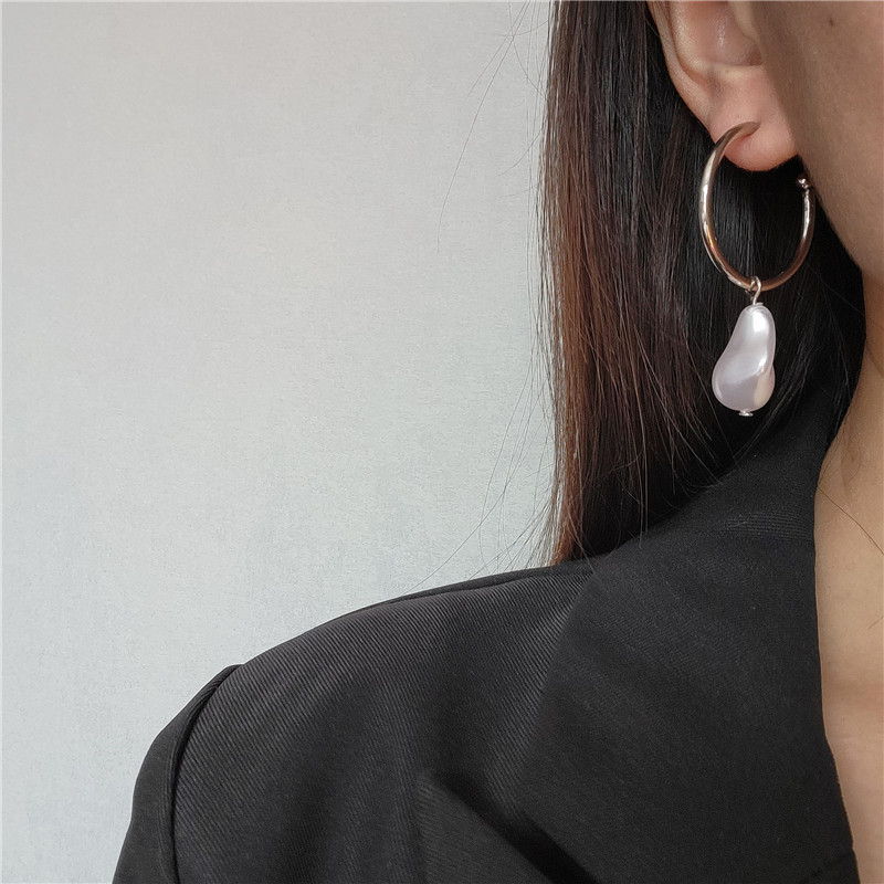 Minimalist Irregular Pearl Earrings for Women - Versatile Cool Style Jewelry for Everyday Wear Minimalist Irregular Pearl Earrings for Women - Versatile Cool Style Jewelry for Everyday Wear