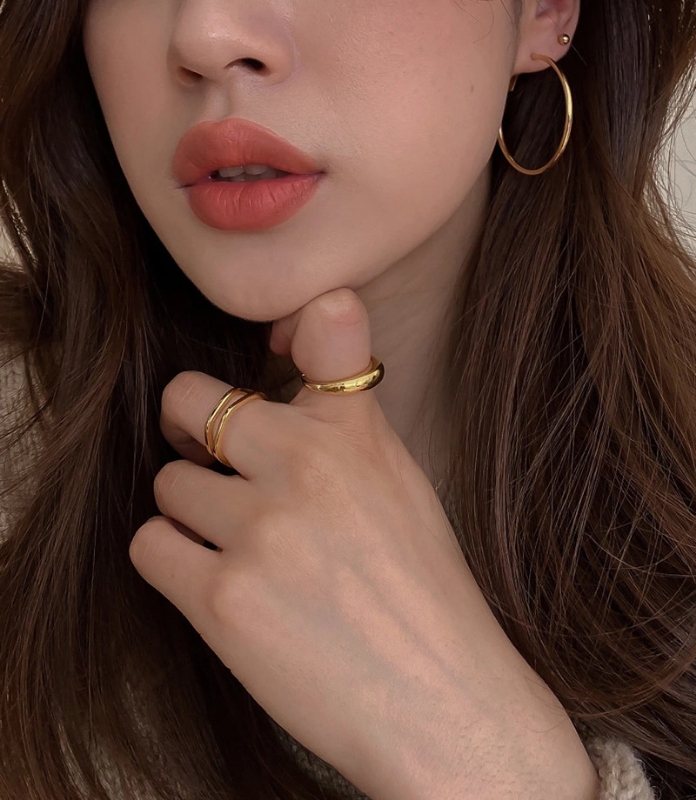 Minimalist Korean Classic Metal Hoop Earrings - Simple Versatile Gold-Plated Stud Jewelry for Women Minimalist Korean Classic Metal Hoop Earrings - Simple Versatile Gold-Plated Stud Jewelry for Women