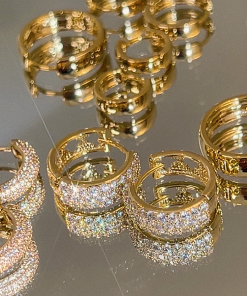 Minimalist Korean Style Gold Diamond-Studded Hoop Earrings - Exquisite Cold Style Ear Clips for Chic Fashion Statement