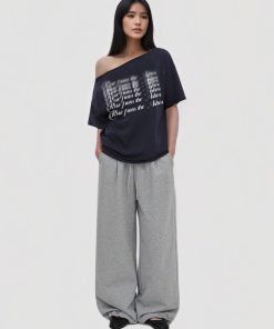 Minimalist Letter Print Off-Shoulder Short Sleeve T-Shirt - Versatile Solid Color Summer Streetwear Top for American Style Fashion