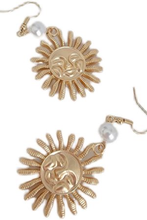 Minimalist Long Earrings for Women in Sunlight Gold Metal and Pearl - European and American Design, Elegant Statement Jewelry