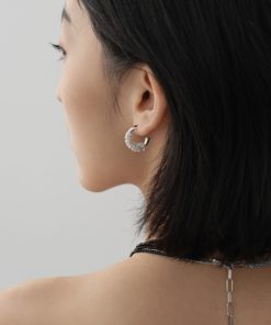 Minimalist Metallic Avant-Garde Ear Studs - Versatile Silver Circle Wrapped Chain Small Earrings for Cool Style
