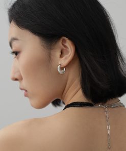 Minimalist Metallic Avant-Garde Ear Studs - Versatile Silver Circle Wrapped Chain Small Earrings for Cool Style