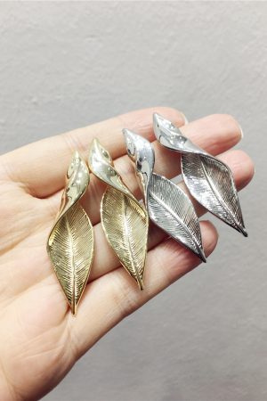 Minimalist Metallic Textured Leaf Earrings - Versatile Exaggerated Design for Slimming Face Accessories