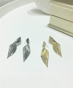 Minimalist Metallic Textured Leaf Earrings - Versatile Exaggerated Design for Slimming Face Accessories
