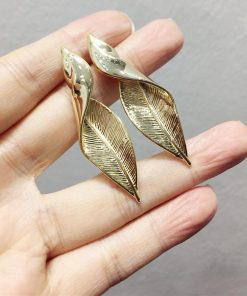 Minimalist Metallic Textured Leaf Earrings - Versatile Exaggerated Design for Slimming Face Accessories