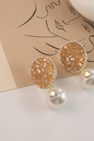 Minimalist Oval Crystal Earrings with Diamond-Inlaid Pearl Studs - High-End Versatile Accessories Popular in Japan and South Korea