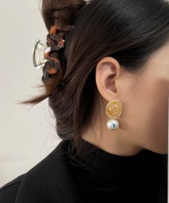 Minimalist Oval Crystal Earrings with Diamond-Inlaid Pearl Studs - High-End Versatile Accessories Popular in Japan and South Korea