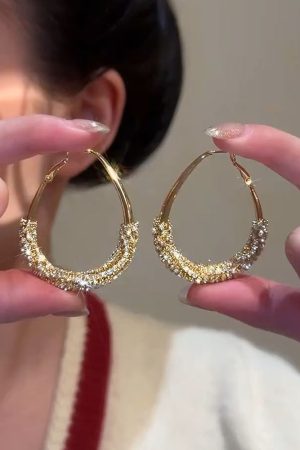 Minimalist Oval Metal Ear Hoops with Micro-Inlaid Zircon - Niche Drop Earrings for Women, Flattering for Round Faces, European & American Style