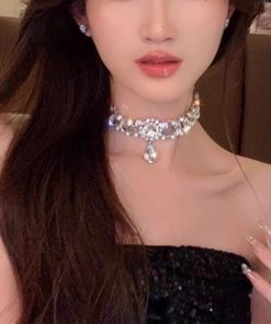 Minimalist Pearl and Diamond Necklace - High-End Light Luxury Clavicle Chain, Versatile Fashionable Neckwear for Trendy Style